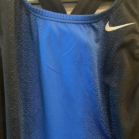 NWT Nike fade, sting, women, swim performance fastback one piece. Nwt new in pkg - Picture 6 of 6